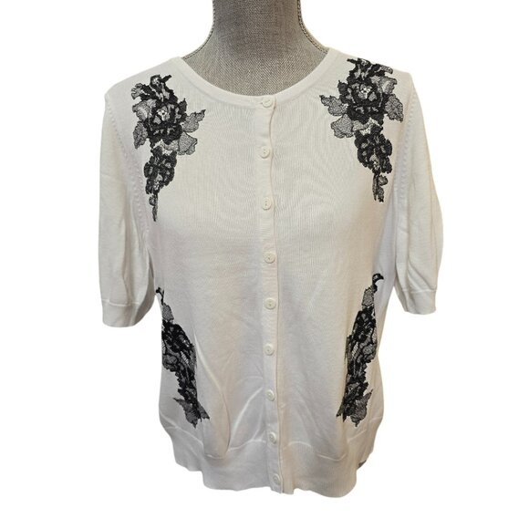 Vintage Women's White Short Sleeve Cardigan Sweater XL Black Lace Appliques - Picture 2 of 6